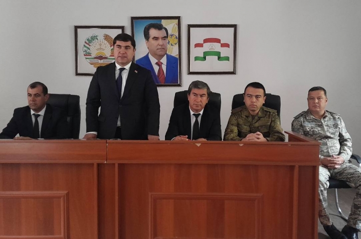 Вохӯрии гурӯҳи корӣ бо сокинони деҳаи Ҷорфи Ҷамоати деҳоти Вишхарв