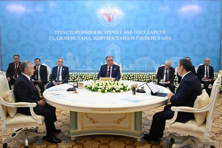 Маросими имзои Протоколи мубодилаи Тасдиқномаҳои Аҳднома миёни Ҷумҳурии Тоҷикистон ва Ҷумҳурии Узбекистон дар бораи муносибатҳои ҳампаймонӣ